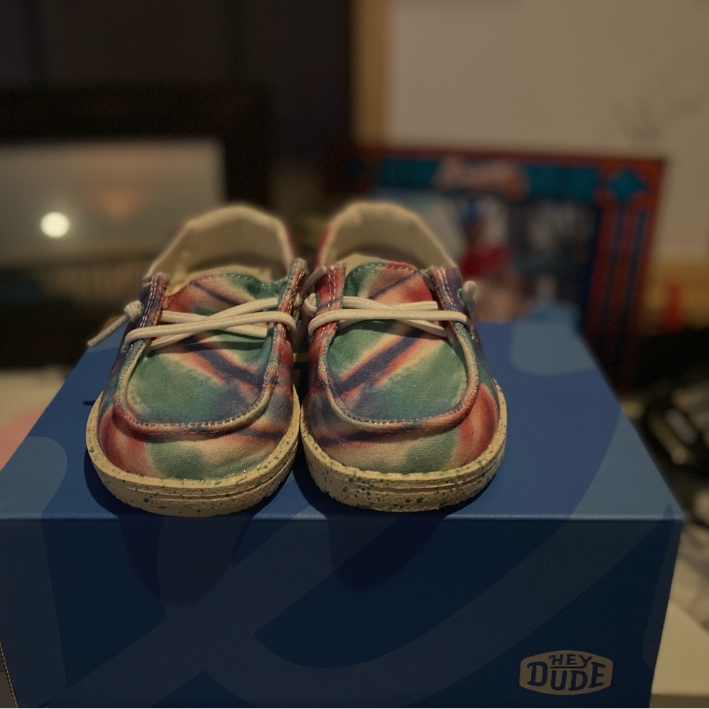 Size 6 toddler hey dudes rainbow. Brand new.